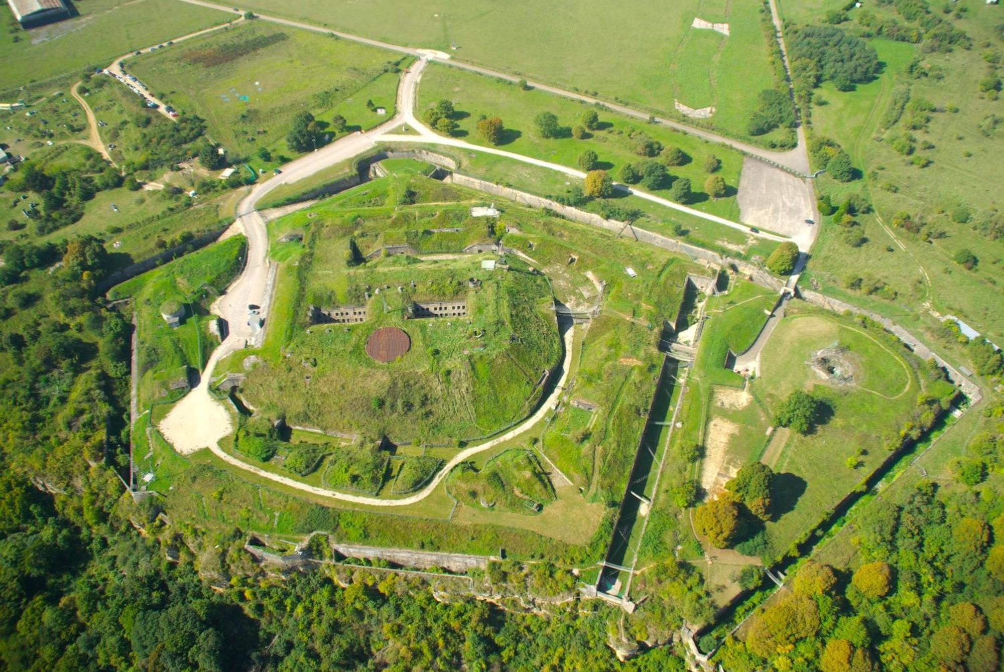 Auberge Du Fort Pelissier Pont-Saint-Vincent ภายนอก รูปภาพ